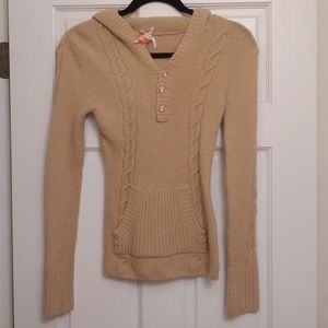 Soft hooded sweater with front pocket